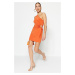 Trendyol oranžové vypasované okno/vystrihnuté pletené detailné elegantné večerné šaty