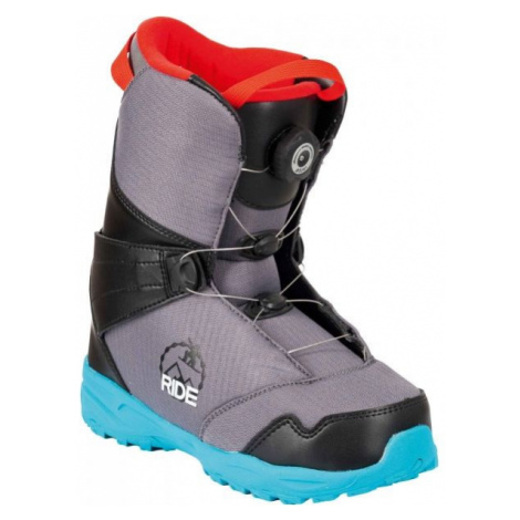 Sivá výbavy na snowboard