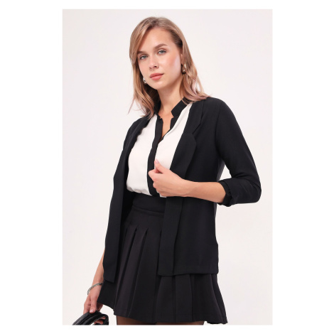 armonika Women's Black Turn Up Sleeve Collar Jacket