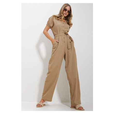 Trend Alaçatı Stili Women's Camel Front Buttoned Double Pocket Mikonos Linen Jumpsuit