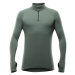 Devold tričko Expedition Merino 235 Z.Neck Man forest