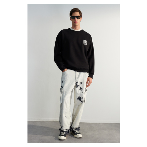 Trendyol Black Oversize/Wide-Cut Floral Embroidery Fleece Inside Cotton Sweatshirt