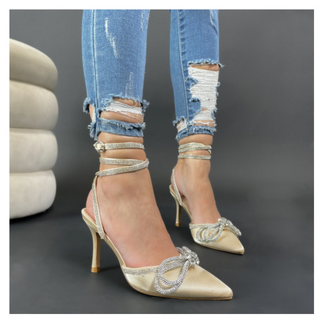 Béžové sandále s kamienkami iMóda