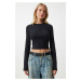 Happiness İstanbul Women's Black Crew Neck Basic Crop Knitted Blouse