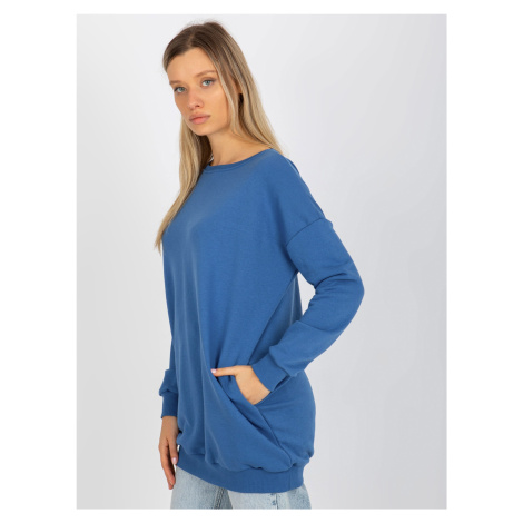 Basic dark blue long sweatshirt with round neckline