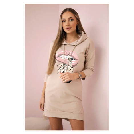 Dress with a long back and a colorful beige print