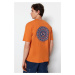 Trendyol Burnt Orange Pánske tričko s uvoľneným strihom Crew Neck s krátkym rukávom s potlačou
