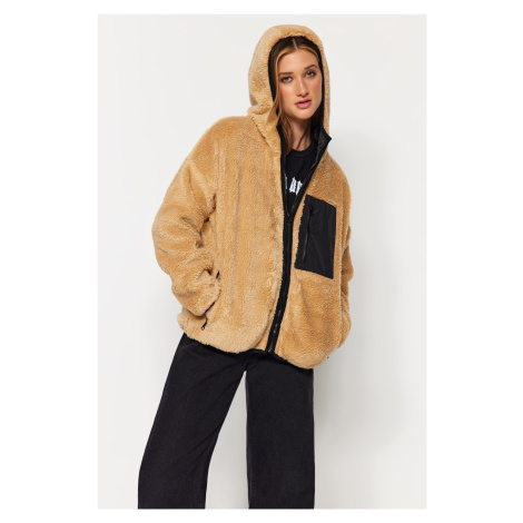 Trendyol Camel oversize plyšový kabát s kapucňou a detailom vrecka