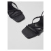 Bershka Remienkové sandále  čierna