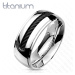 Široký titánový prsteň - obrúčka striebornej farby, točený pásik uprostred - Veľkosť: 70 mm