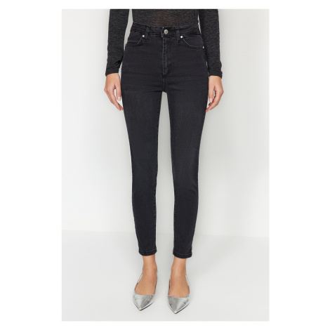 Trendyol Čierne vrecko detailné úzke džínsy s vysokým pásom