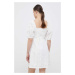 Bavlnené šaty GAP biela farba, mini, priliehavá