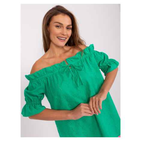 Green Spanish blouse with short sleeves