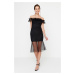 Trendyol Black Ruffle detailné večerné šaty
