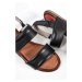 Čierne kožené sandále na platforme 8-28208