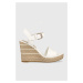 Sandále Tommy Hilfiger ECRU DENIM WEDGE SANDAL dámske, biela farba, na kline, FW0FW07191