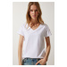 Happiness İstanbul Women's White V Neck Basic Knitted T-Shirt