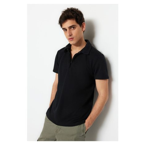 Trendyol Limited Edition Čierne pánske tričko s pravidelným/pravidelným výstrihom s hrubým pique