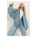 Trend Alaçatı Stili Women's Ice Blue Double Pocket Balloon Sleeve Jean Jacket