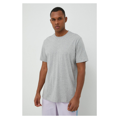 Bavlnené tričko adidas šedá farba, melanžové, IC9789