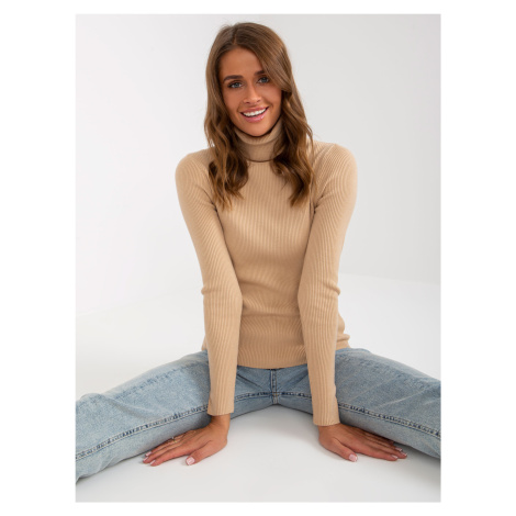 Camel ribbed lady's sweater with turtleneck