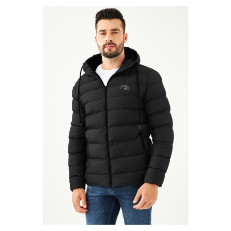 D1fference Pánsky čierny fleece nepremokavý a vetruodolný športový zimný kabát s kapucňou.