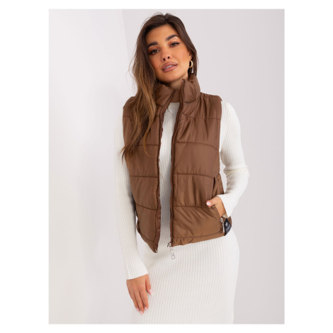 Brown short quilted vest with pockets