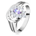 Lesklý prsteň so striebornou farbou, svetlofialové zrnko s čírymi lupienkami - Veľkosť: 54 mm