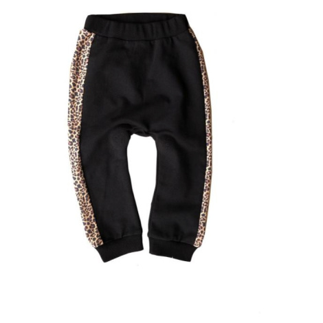 Čierne nohavice s leopardím vzorom na boku pre dievčatá