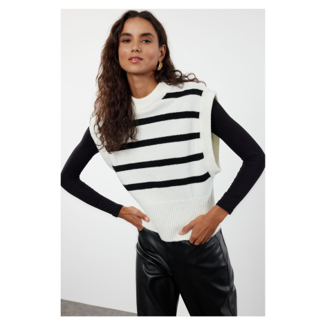 Trendyol Ecru Soft Texture Striped Crew Neck Knit Sweater