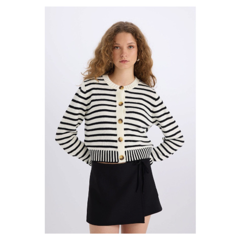 DEFACTO Coool Regular Fit Striped Crew Neck Buttoned Knitwear Cardigan