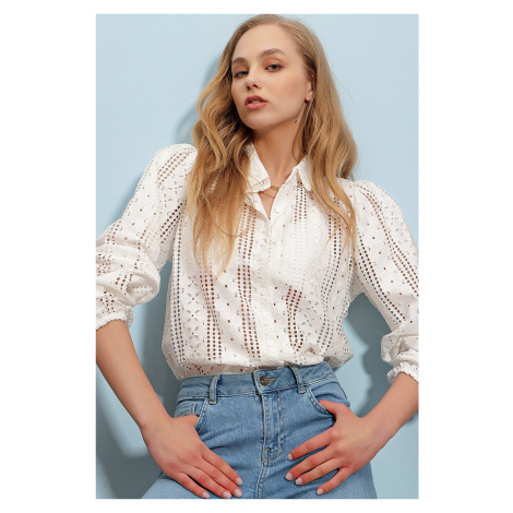 Trend Alaçatı Stili Women's Opaque White Guipure Woven Premium Shirt