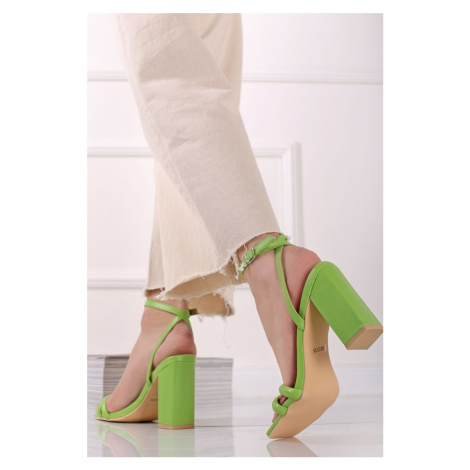 Zelené sandále na hrubom podpätku Mersaly