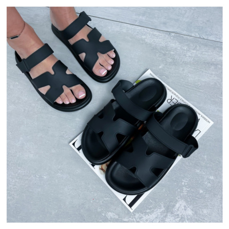 Čierne gumené šľapky iMóda