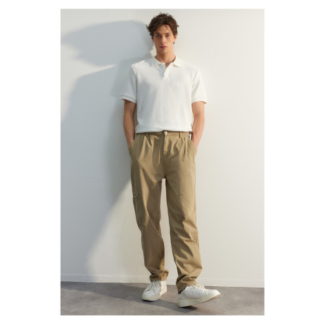 Trendyol Limited Edition Khaki Men's Wide Fit Pleated Trousers