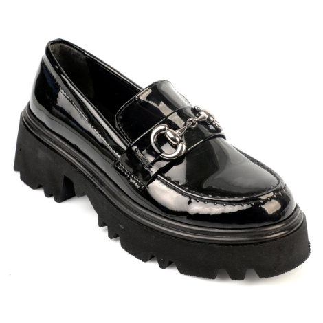 Capone Outfitters Women's Round Toe Buckled Patent Leather Loafer