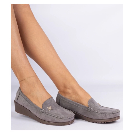 marka niezdefiniowana Gray loafers with a wedge made of eco-suede Sarimi