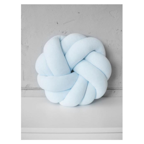 Pletený velúrový vankúš v beby modrej farbe