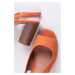 Oranžové kožené sandále na hrubom podpätku 9-28304