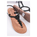 Čierne kožené nízke sandále s kamienkami 1-28124