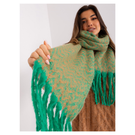Women's scarf with green and camel pattern