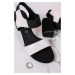 Čierno-biele kožené sandále na hrubom podpätku 2-28353