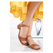 Hnedé kožené sandále na nízkom podpätku 1-28265