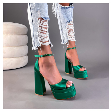 Zelené sandále na vysokej platforme iMóda