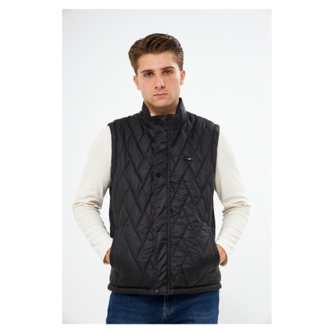 River Club Men's Water and Windproof High Neck Quilted Patterned Vest