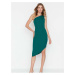 Zelené puzdrové asymetrické šaty Trendyol
