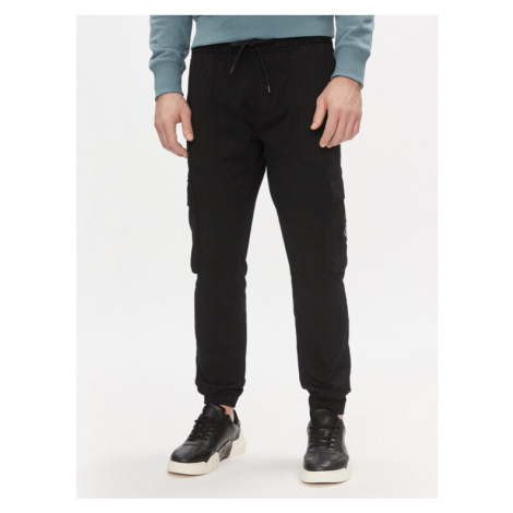Calvin Klein Jeans Teplákové nohavice J30J324696 Čierna Skinny Fit