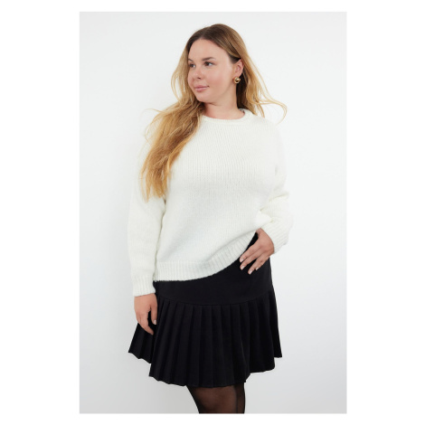 Trendyol Curve Ecru Crew Neck Soft Textured Knitwear Sweater