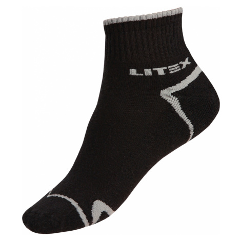 Litex Športové ponožky polovysoké 9A009 čierna