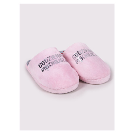 Yoclub Woman's Women's Slippers OKL-0111K-0600